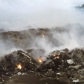 القمامة وحرقها يصيبان أهالى القرية بالأمراض