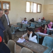 محافظ المنيا يتفقد لجان امتحانات الإعدادية