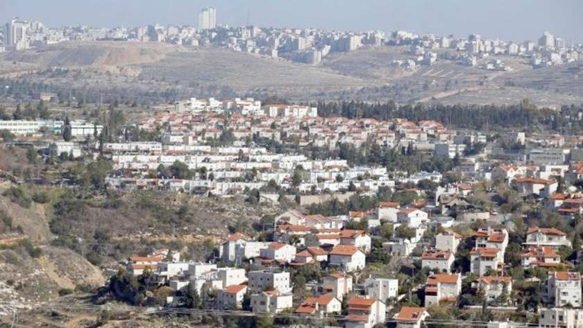 حكومة تل أبيب تتجاهل قرارات المحكمة الدولية وتواصل بناء المستوطنات