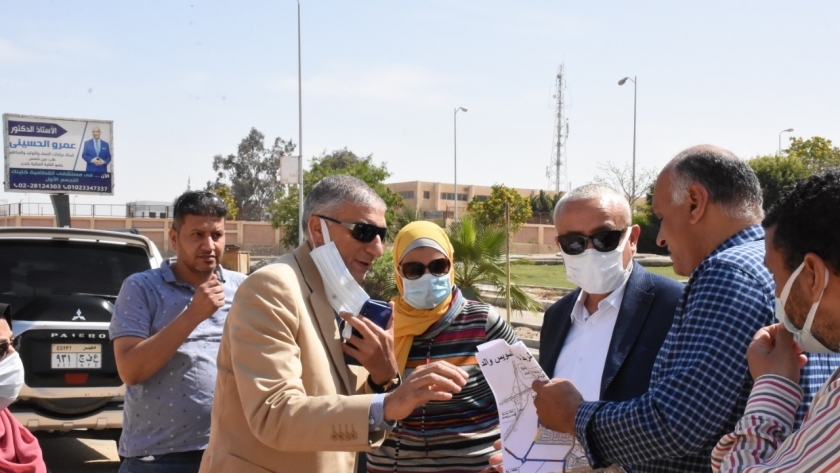 مسؤولو «الإسكان» يتفقدون مشروعات المرافق وتطوير الطرق بالقاهرة الجديدة