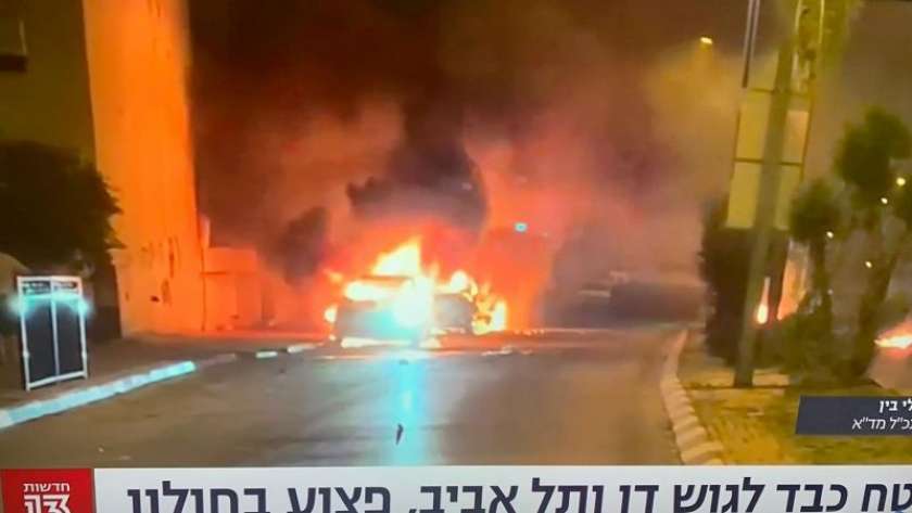 سقوط صاروخ على تل أبيب