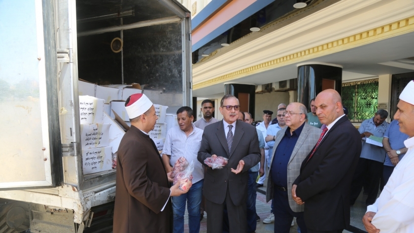 محافظ كفر الشيخ يشهد استلام اللحوم ضمن مشروع صكوك الأضاحي