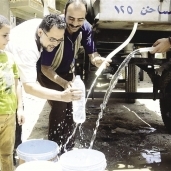 المحليات تلجأ لـ«الفناطيس» لتوفير المياه للمواطنين