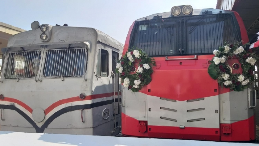 الفريق المهندس كامل الوزير وزير النقل يتفقد العربات الروسية الجديدة بمحطة مصر