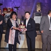 بالصور| وزيرة الثقافة تكرم هاني شاكر ومدحت صالح في افتتاح مهرجان القلعة