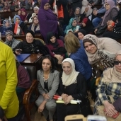 مايا مرسي وسط النساء بالقاعة