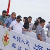 بالصور| الرئيس الفلبيني يزور سفنا حربية صينية