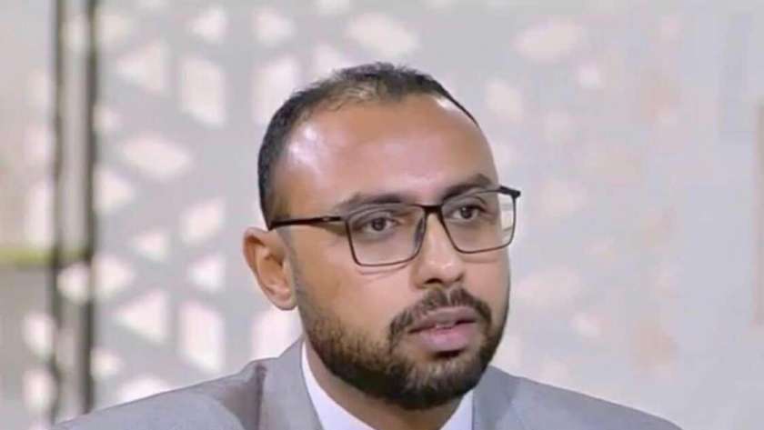 علي عبد الرؤوف الإدريسي، أستاذ الاقتصاد بالأكاديمية البحرية