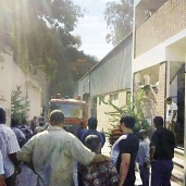 سيارات الإطفاء تحاول السيطرة على حريق مصنع شبرا