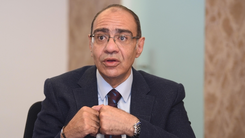 الدكتور حسام حسني رئيس اللجنة العلمية لمكافحة فيروس كورونا المستجد بوزارة الصحة والسكان
