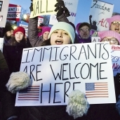 لاجئون سوريون وعراقيون يحتجون على قرار منع دخولهم الولايات المتحدة