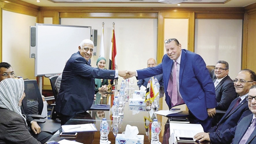 جانب من توقيع بروتوكول المصرف المتحد مع مصر للتأمين التكافلى