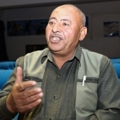 عبدالفتاح أصبح مديراً بعد أن كان عاملاً