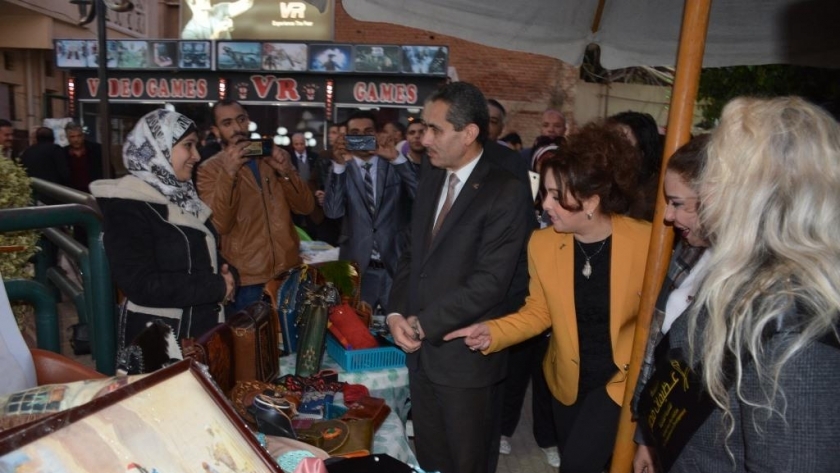محافظ الغربية يفتتح معرض الأعمال اليدوية لسيدات مصر