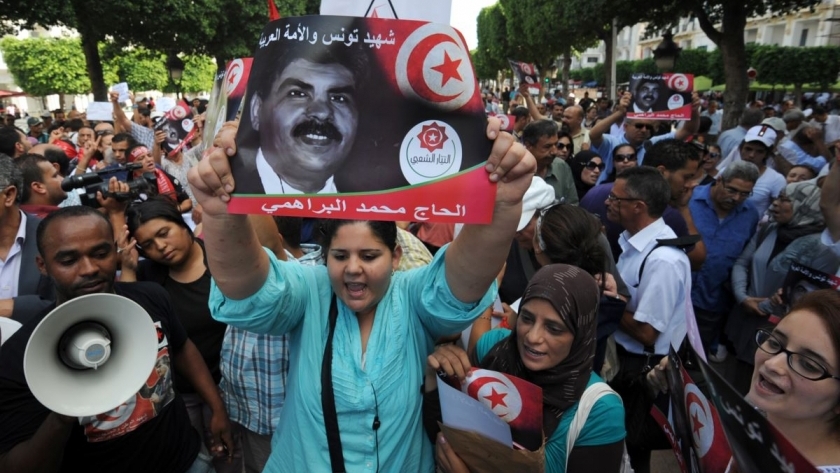 مظاهرات غاضبة ضد الإخوان بعد اغتيال «البراهمى وبلعيد»