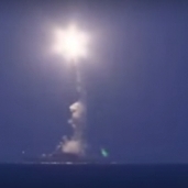 أحد الصواريخ الروسية تنطلق باتجاه سوريا