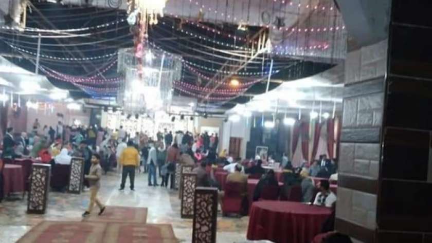 فض حفل زفاف وغلق إداري لقاعة أفراح و149 محلا في بني سويف
