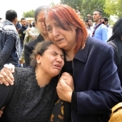الدموع سيطرت على أسر الشهداء أثناء تشييع الجنازات بالإسكندرية