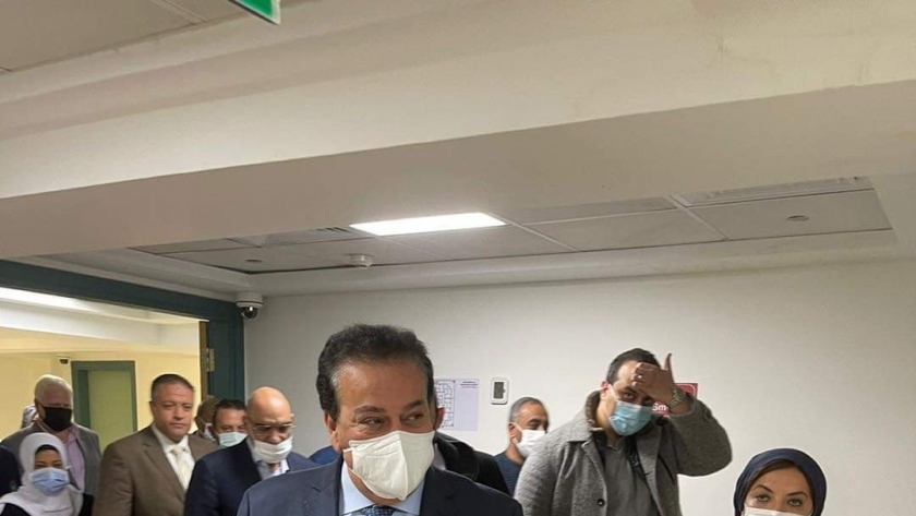 الدكتور خالد عبد الغفار يتفقد مستشفى شرم الشيخ