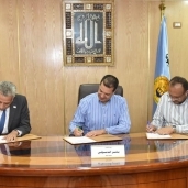 محافظ  أسيوط يوقع بروتوكول تعاون بين شركة مياه الشرب بالمحافظة ومؤسسة مصر الخير
