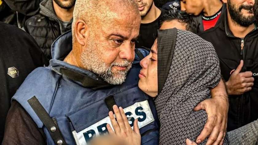 الصحفي الفلسطيني وائل الدحدوح وابنته