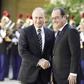 الرئيسان الروسى والفرنسى خلال لقائهما أمس