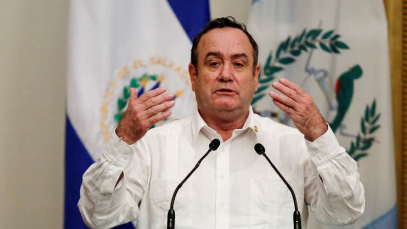 رئيس جواتيمالا أليخاندرو جياماتي