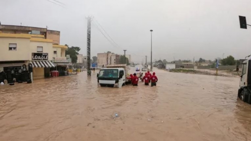 الهلال الأحمر خلال عمليات الإنقاذ في ليبيا