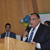 رئيس جامعة حلوان خلال افتتاح مشروع كلية الخدمة الاجتماعية