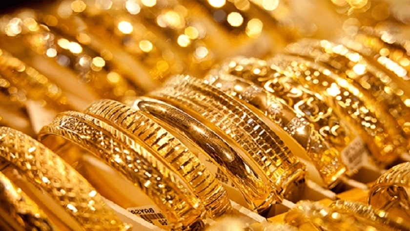 إنخفاض أسعار الذهب يعيد الغوايش للشبكة بالصعيد