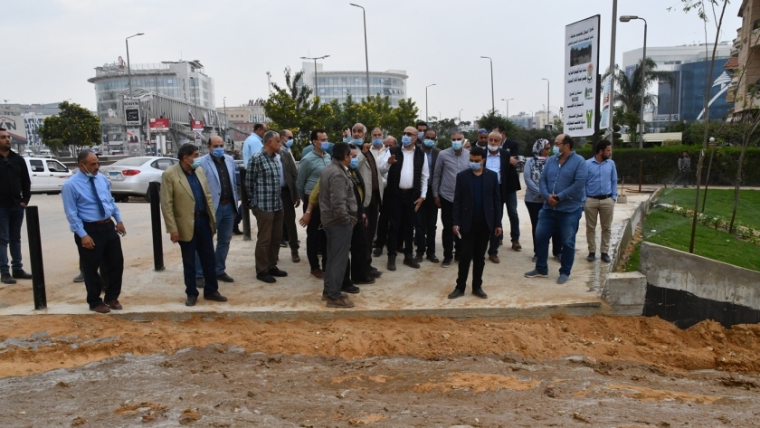 وزير الإسكان يتابع إجراءات مواجهة الأمطار والسيول بالقاهرة الجديدة
