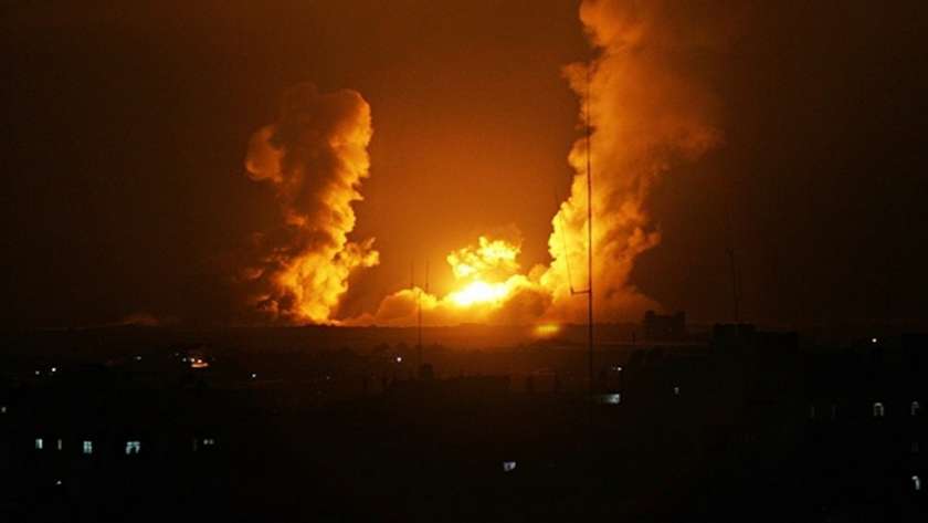 لليوم الثاني.. الاحتلال يقصف غزة ردا على إطلاق صاروخ من جنوبي القطاع
