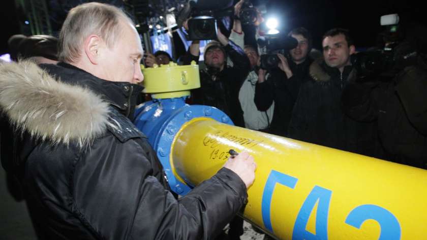 بوتين وخط الغاز الروسي