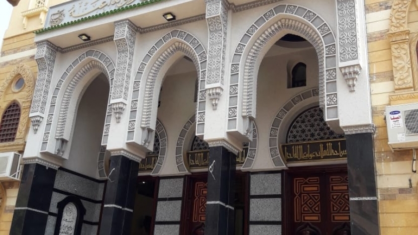 أحد المساجد التي تم تجديدها