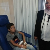 الدكتورة سهير عبدالحميد، رئيسة التأمين الصحي في زيارة سابقة لمستشفى أطفال مصر