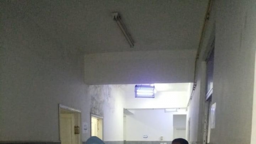 مدير حميات الأقصر يتابع العمل داخل المستشفى