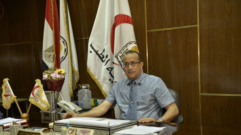 الدكتور علاء عطية عميد كلية الطب ورئيس مجلس إدارة مستشفيات أسيوط الجامعية
