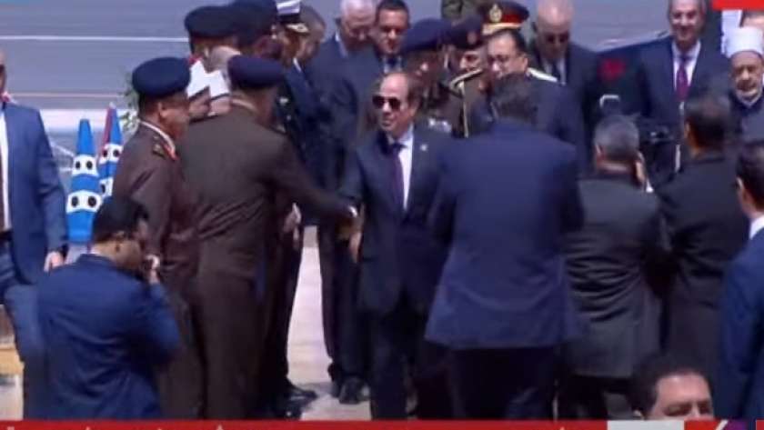 الرئيس السيسي أثناء وصوله مسجد المشير