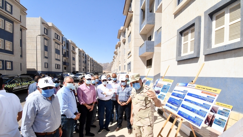 وزير الإسكان ومحافظ جنوب سيناء يتفقدان مشروع تطوير مناطق الرويسات