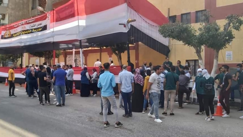 تزايد أعداد الناخبين بلجان شبرا الخيمة