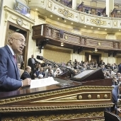 «إسماعيل» خلال إلقاء كلمته أمام البرلمان