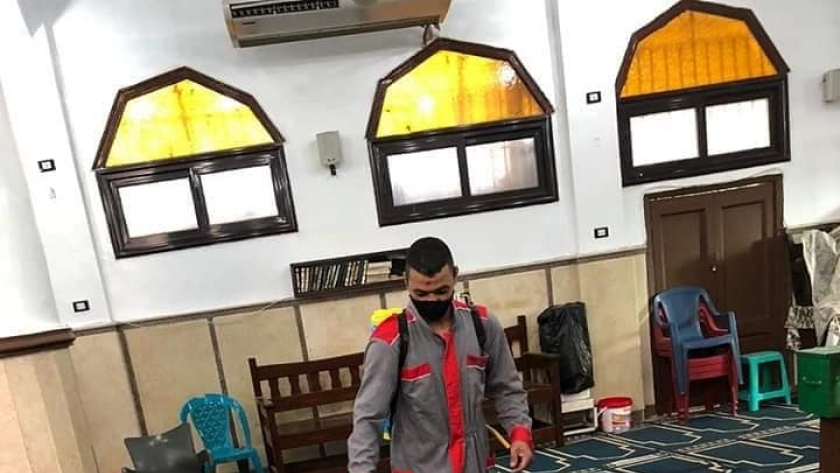 أوقاف الجيزة تتابع تنظيف وتطهير المساجد وتعقيمها استعدادا لفتحها