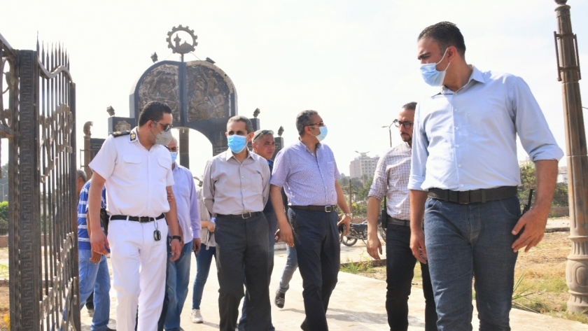 محافظ الغربية يتفقد إنشاء أول كورنيش بمدينة المحلة