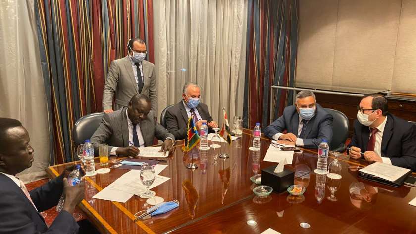 مباحثات بين وزيري الري والموارد المائية في مصر وجنوب السودان