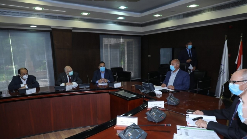 وزير النقل يترأس إجتماع الجمعية العمومية العادية لشركة المركز الطبى لسكك حديد مصر