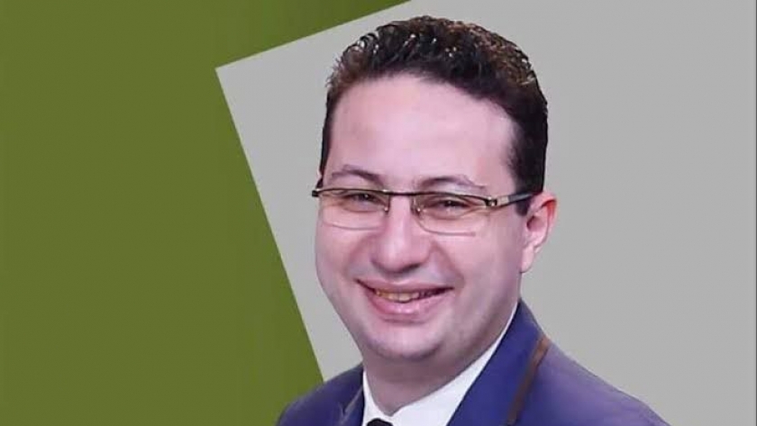 أحمد أبو النصر «طبيب الكركمين»