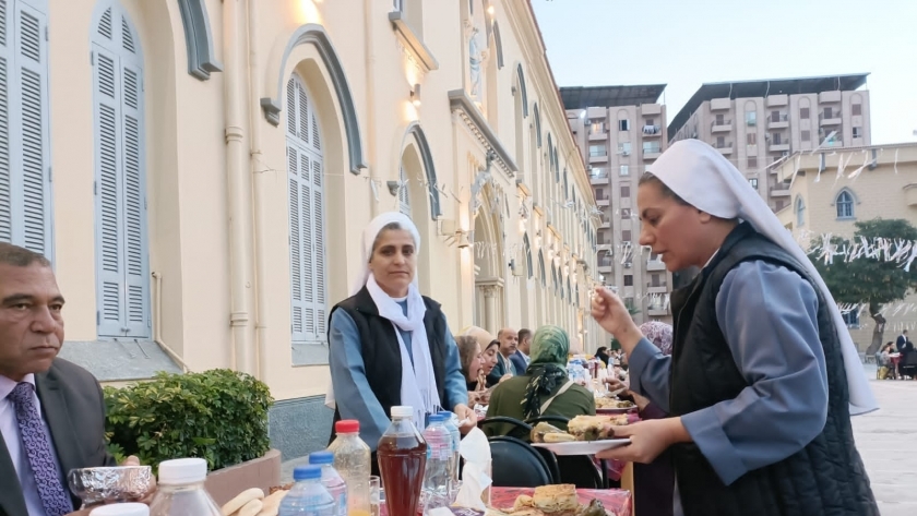 الراهبات يقدمن إفطار رمضان في الإسكندرية