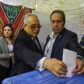 المستشار بهاء الدين أبوشقة رئيس حزب الوفد يدلي بصوته في انتخابات الهيئة العليا للحزب