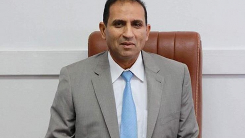 الدكتور أحمد غلاب، رئيس جامعة أسوان