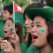 بالصور| مؤيدو الحزب الحاكم في ميانمار يحتشدون لدعم "ثين سين" لولاية ثانية